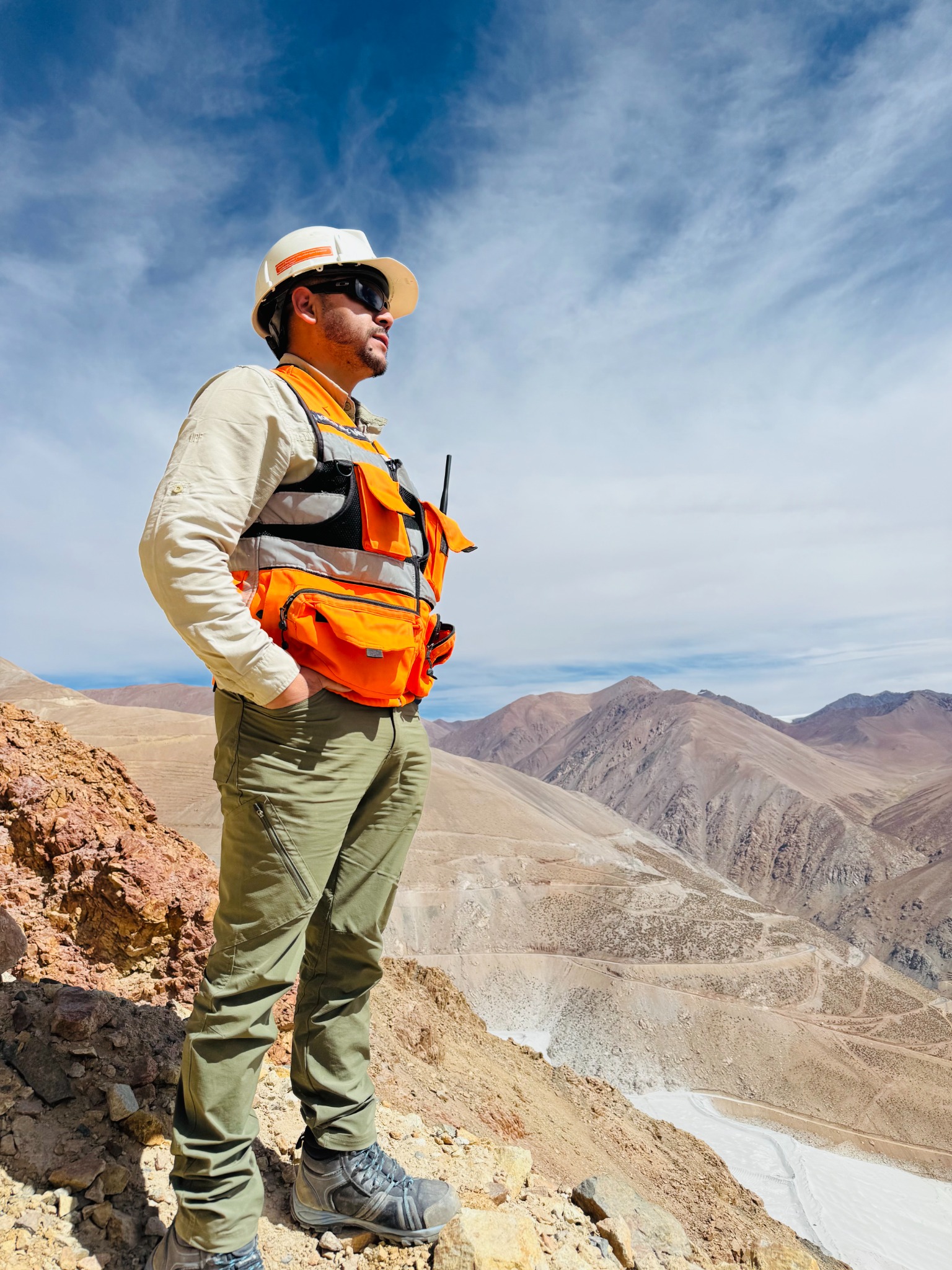 Roberto Yáñez en terreno minero